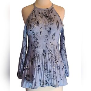 NWT Spense size M blue top